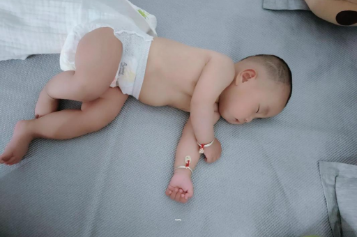 琼海怀孕肚子撑的难受